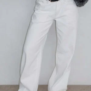 Wide Leg Jeans with Pockets - Image 1
